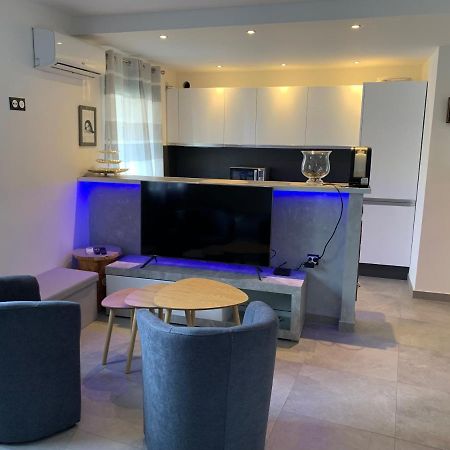 Grand Studio Tres Agreable Avec Bar, Cuisine Et Terrasse Cagnes-sur-Mer Buitenkant foto