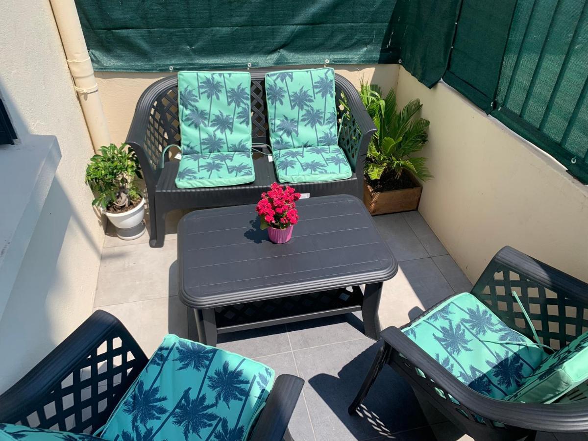 Grand Studio Tres Agreable Avec Bar, Cuisine Et Terrasse Cagnes-sur-Mer Buitenkant foto