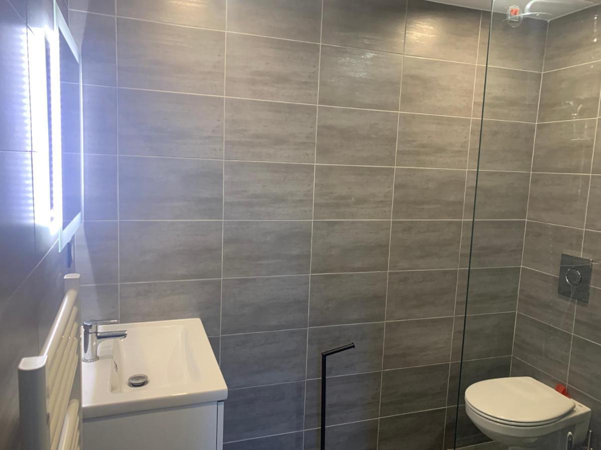 Grand Studio Tres Agreable Avec Bar, Cuisine Et Terrasse Cagnes-sur-Mer Buitenkant foto