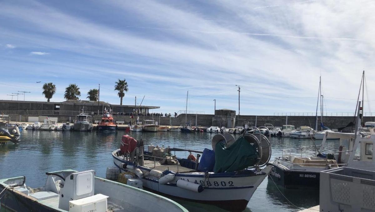 Grand Studio Tres Agreable Avec Bar, Cuisine Et Terrasse Cagnes-sur-Mer Buitenkant foto