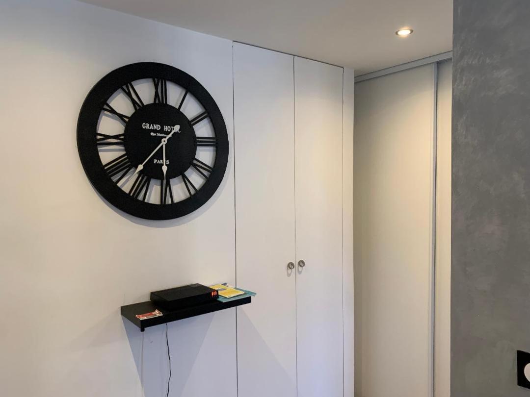 Grand Studio Tres Agreable Avec Bar, Cuisine Et Terrasse Cagnes-sur-Mer Buitenkant foto