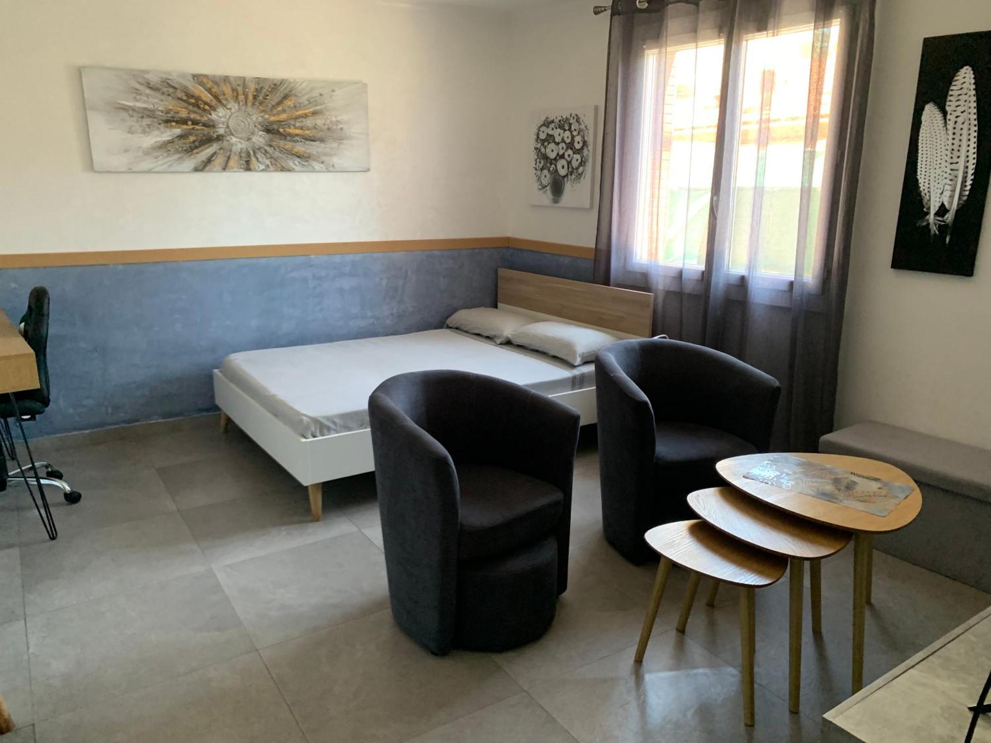 Grand Studio Tres Agreable Avec Bar, Cuisine Et Terrasse Cagnes-sur-Mer Buitenkant foto