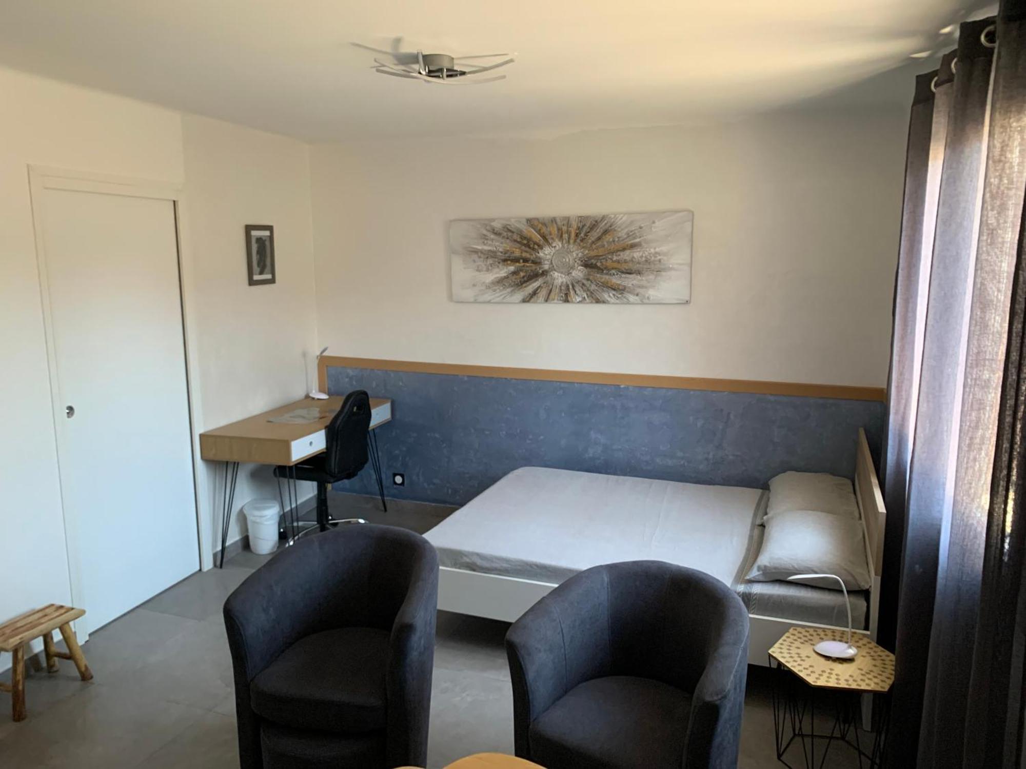 Grand Studio Tres Agreable Avec Bar, Cuisine Et Terrasse Cagnes-sur-Mer Buitenkant foto